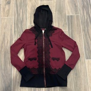 Evy’s Tree Jacqueline in wine